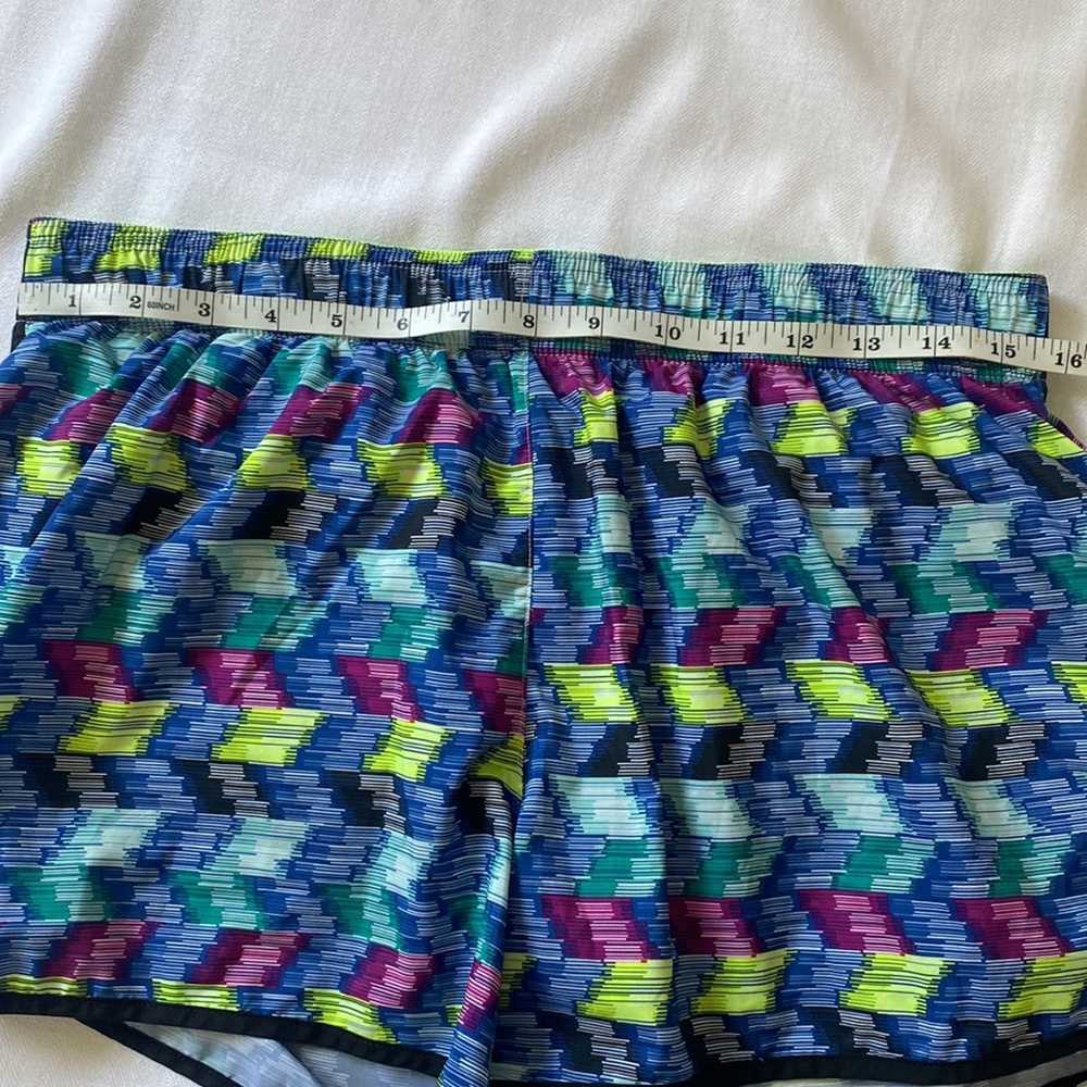 Victoria’s Secret Sport running shorts - Picture 4 of 9